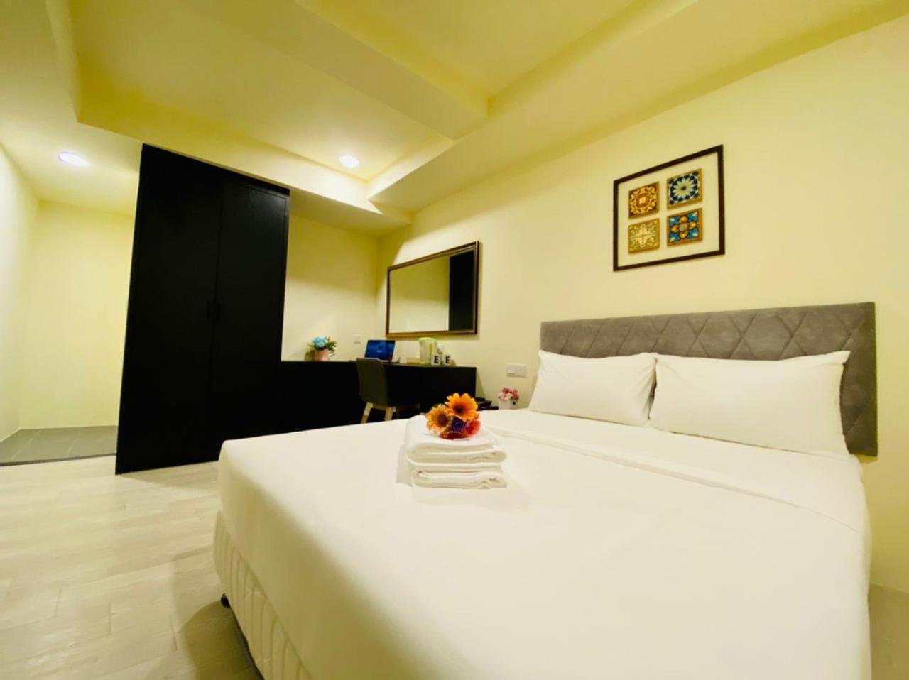 Bishop Hotel Джордж Таун Екстериор снимка